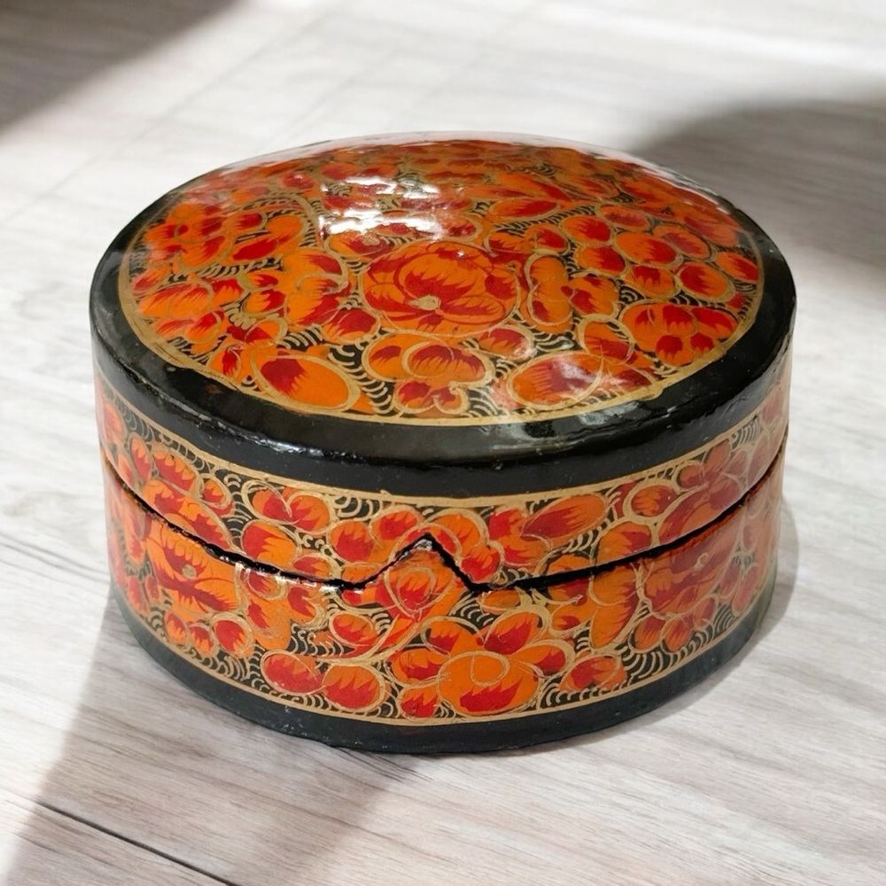 The India Craft House Kashmiri Art Paper Mache & Wood Round Trinket Box Vintage